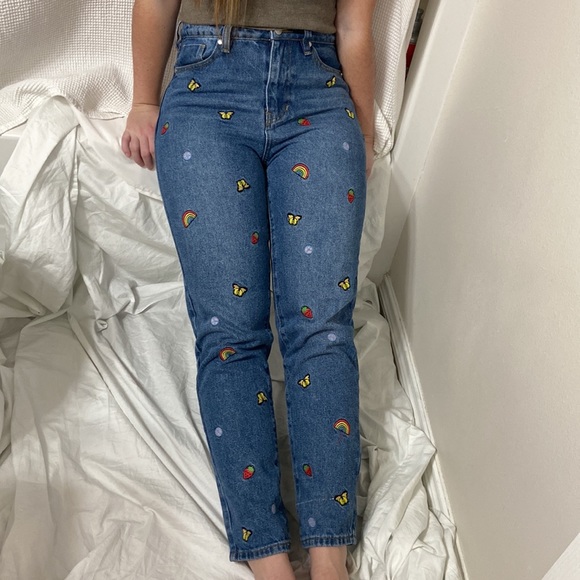 Women’s bp high waisted embroidered mom jean. Size 28. - Picture 6 of 16